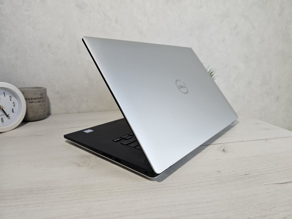 Ноутбук для ігор та дизайну Dell Precision 5530 i7-8850H 16/750 P1000