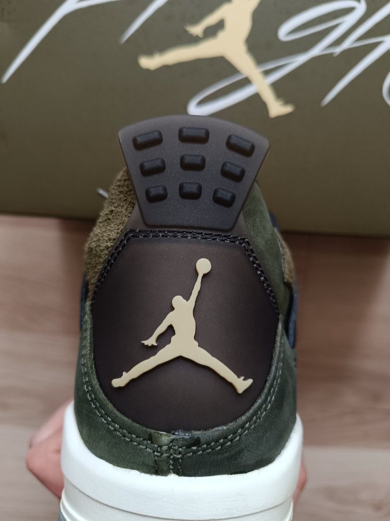 Buty damskie Jordan 4 Craft Medium Olive GS oliwkowe khaki 39