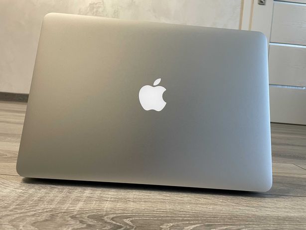 Продам Apple MacBook Air 13”, 2015 р б/у ідеал оригінал. 4GB / 128 SSD