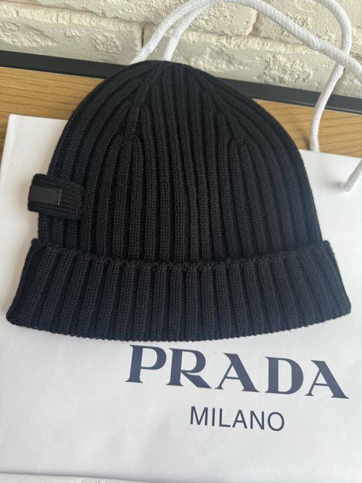 Шапка чоловіча PRADA
