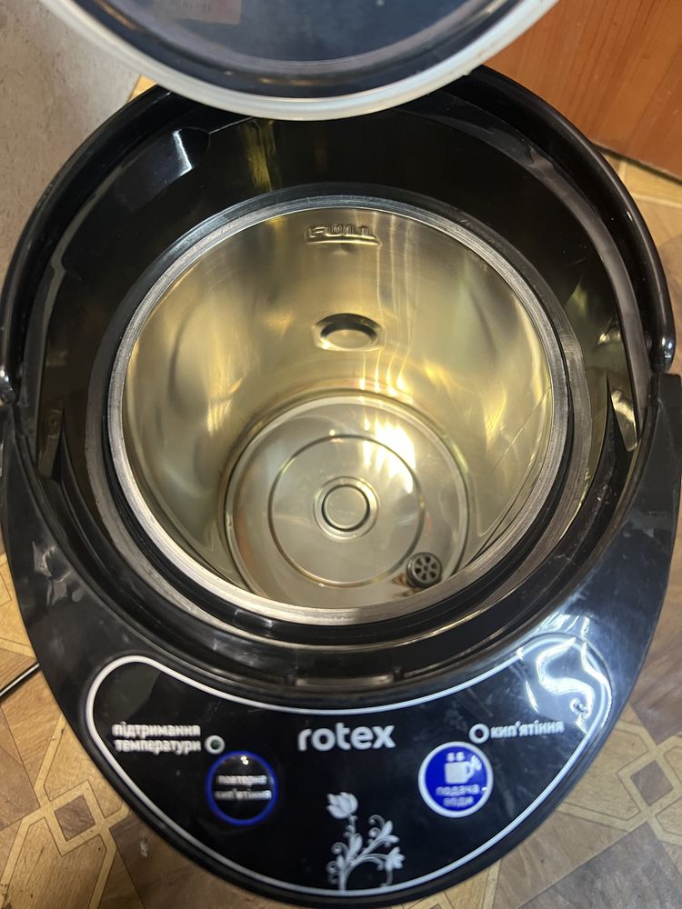 Чайник Rotex RTP450( термопот) 4,5 литра
