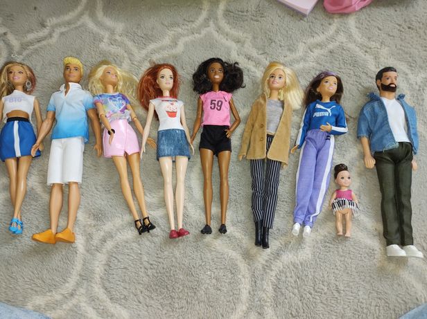 9 lalek barbie .