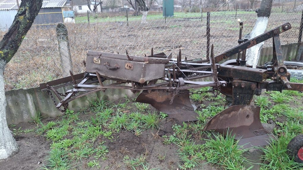 Продам плуг в достойному стані. Всі запитання по телефону.