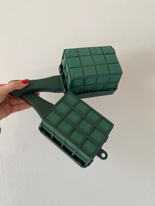 Zestaw 2 sztuk floretów do kompozycji, gąbka florystyczna