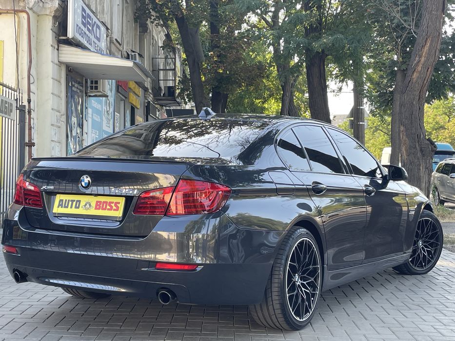 BMW 535i xDrive 2013 року