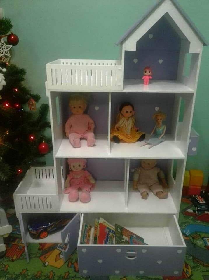 Дитячий будинок для ляльок. Дитячі меблі.