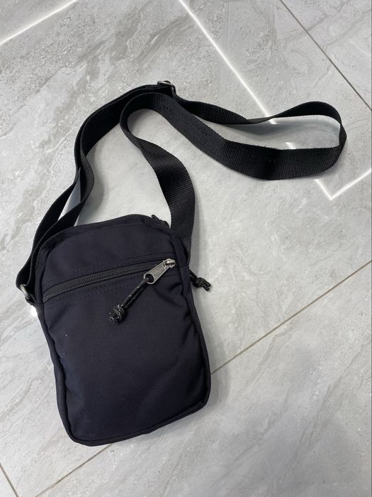 Месенджер Eastpak сумка через плече бананка eastpack