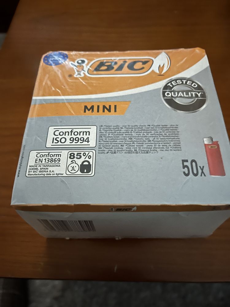 Cx 50 isqueiros mini BIC
