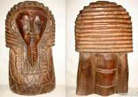 Piękna rzeźba faraon z drewna na komodę
