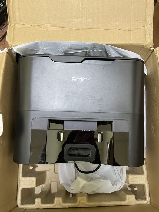 Робот пилосос Redkey R10