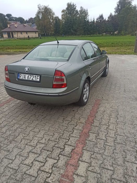 Skoda Superb 2,5TDI V6 Comfort Euro 4