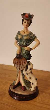 Figurka dama z pieskiem