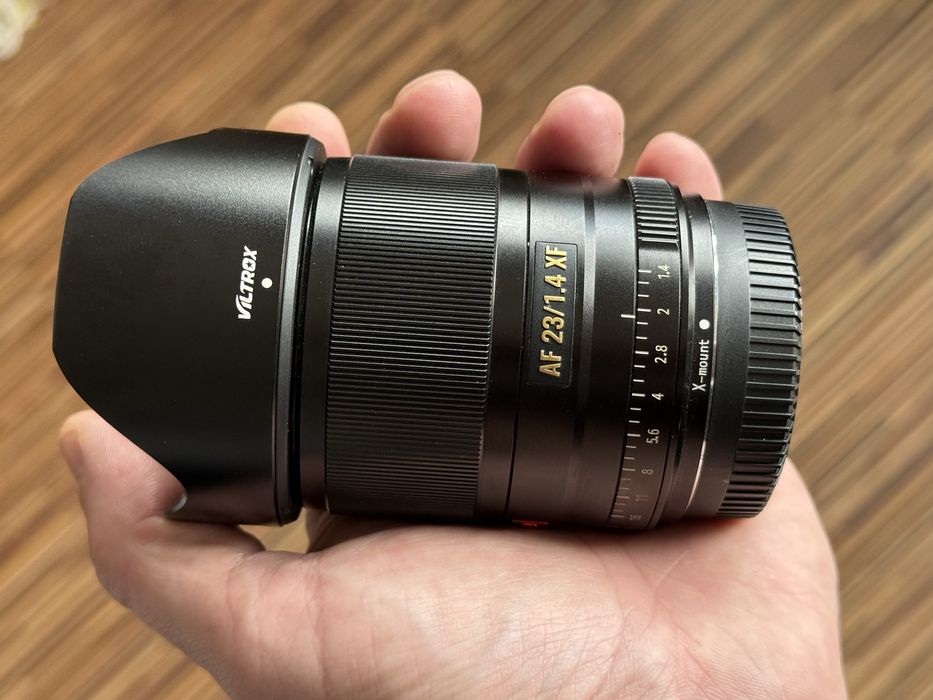 FujiFilm X-T3 + Viltrox 33 f1.4 + Viltrox 23 f1.4 + Fringer Pro II EF