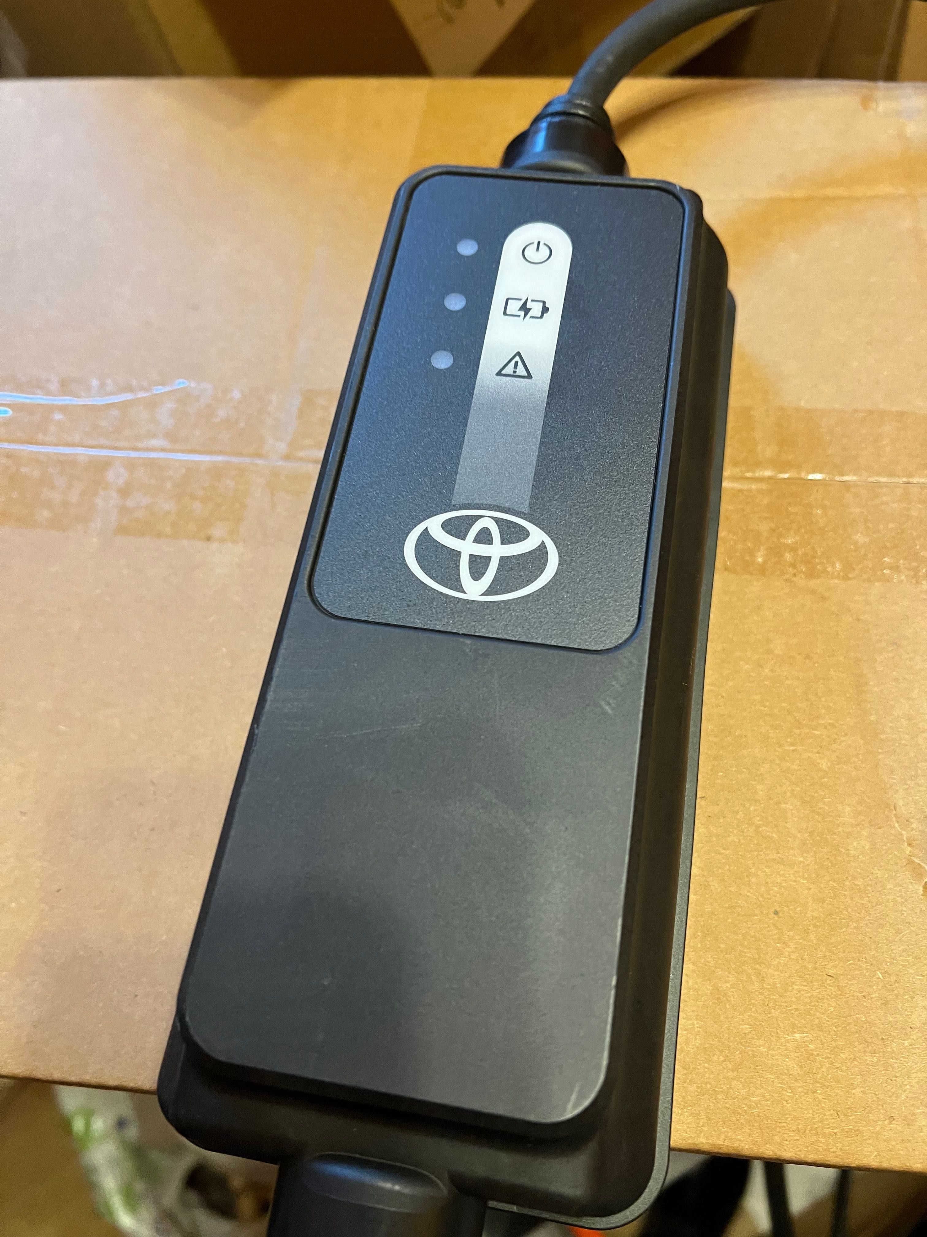 Nowa ładowarka Toyota Proace Rav4 C-HR Prius Typ 2