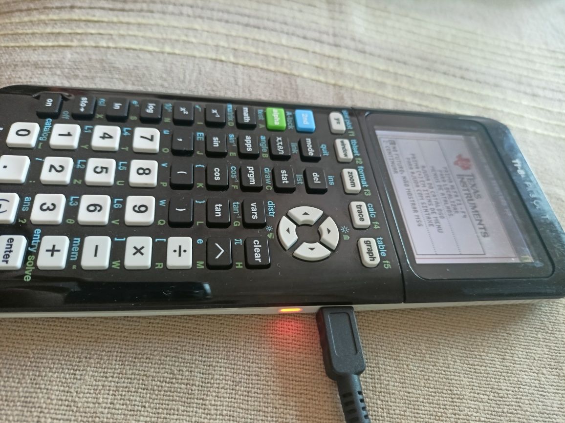 Calculadora Texas instruments ti-84 plus ce-t Phyton edition