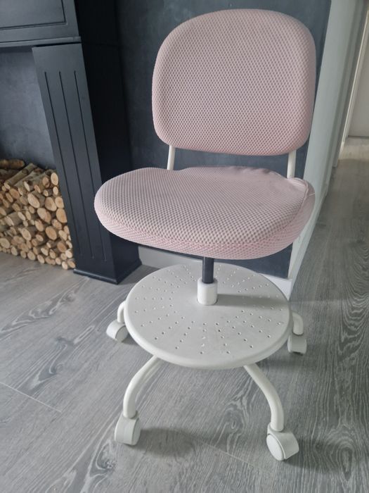 Krzesełko  do biurka IKEA różowe