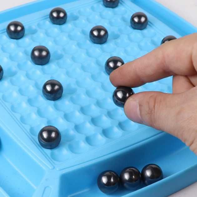 Розвивальна гра магнітні шахи / Магнітний бій / 7х7 та 11х11