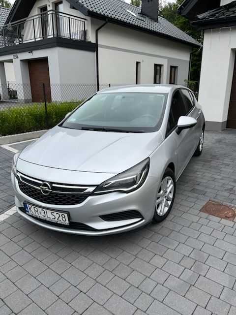 Sprawne autko do jazdy świeżo po przeglądzie opel astra rok 2016 diese