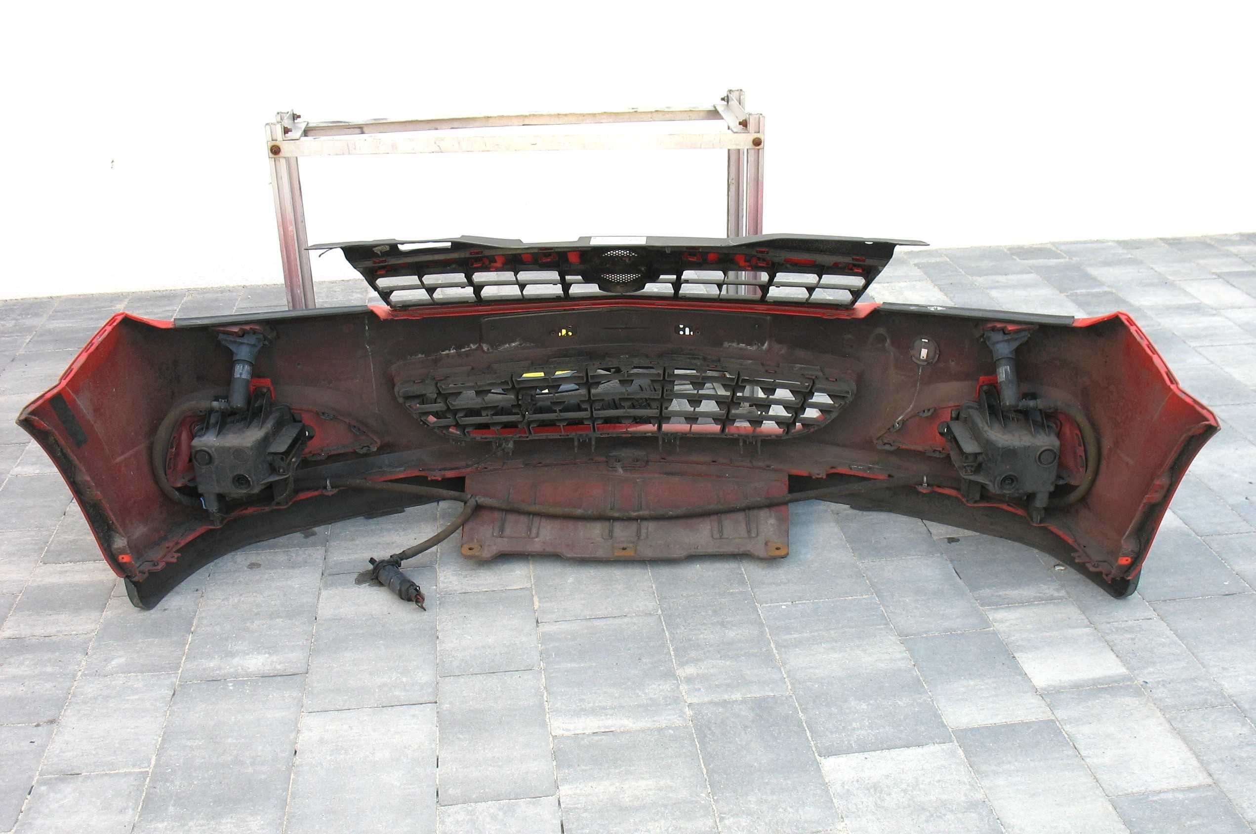Opel Astra GTC zderzak przód spryskiwacze Grill czerwony Y547