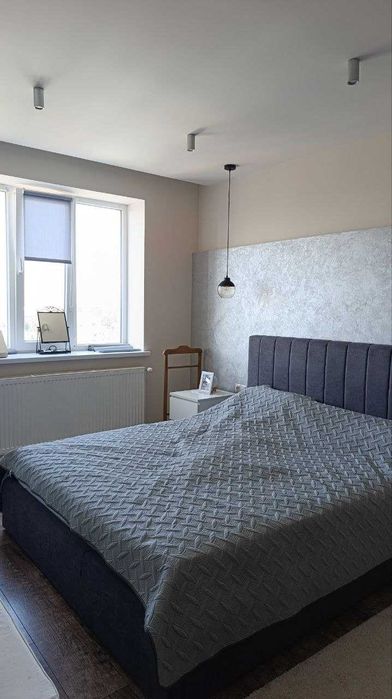 Продаю 2к квартиру в центрі біля стометрівки в новобудові.Документи є