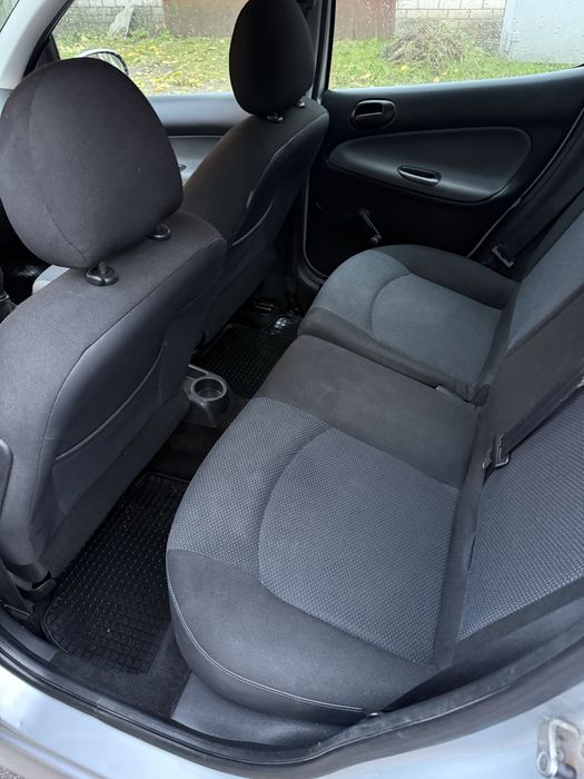 Пежо 206+ 2009 рік