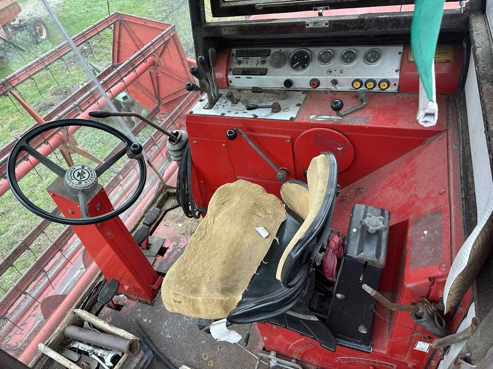 Продається комбайн Massey Ferguson 520