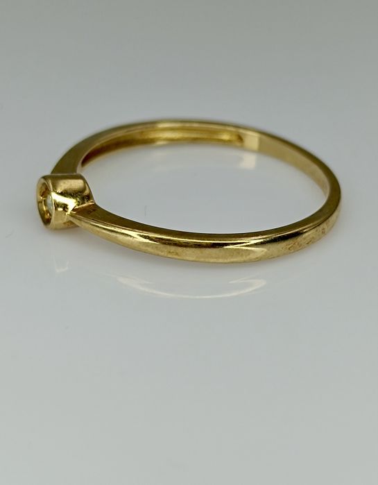 Золотое кольцо 375 пробы с бриллиантом