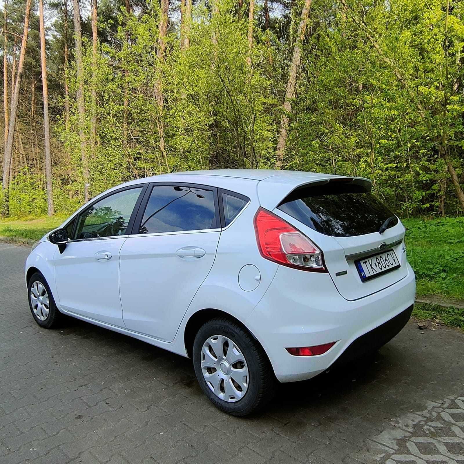 Ford Fiesta Biała perła 2014