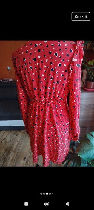 Czerwona sukienka w czarne serca z viscozay