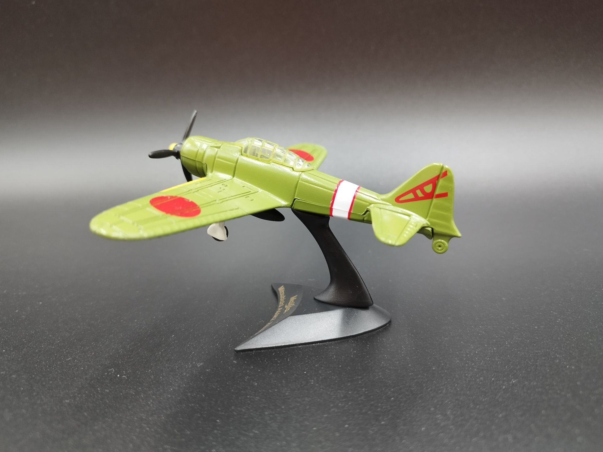 Maisto 1: 100 samolot Mitsubishi A6M2 model Zero Fighter
0
