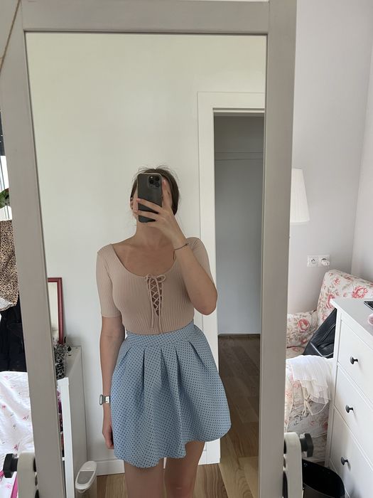 Spódniczka bershka XS/S błękitna w kropki baby blue rozkloszowana y2k