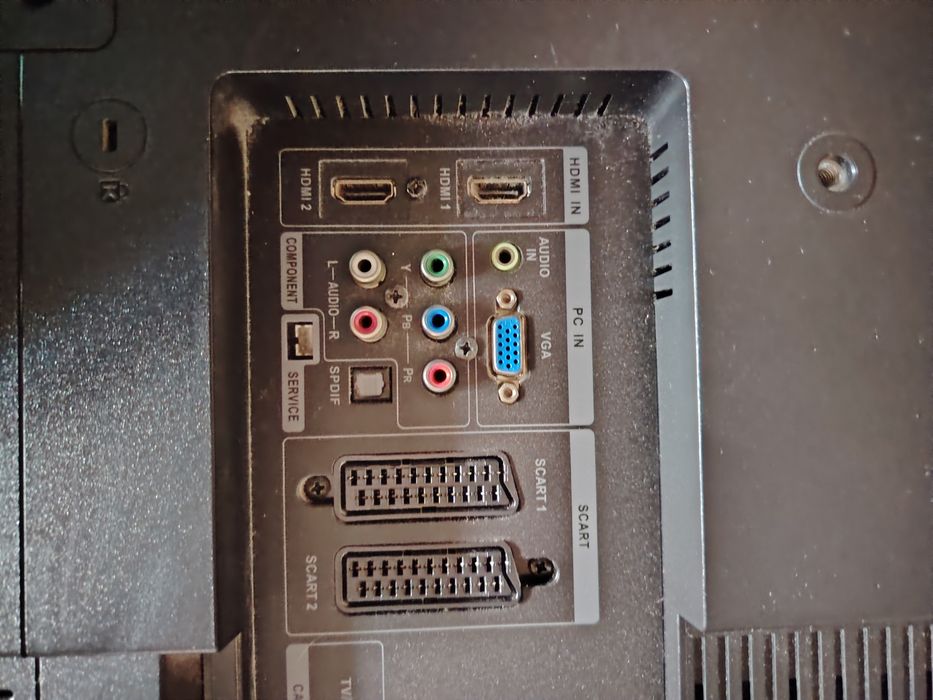 TV HDMI Hannspree 82 centímetros