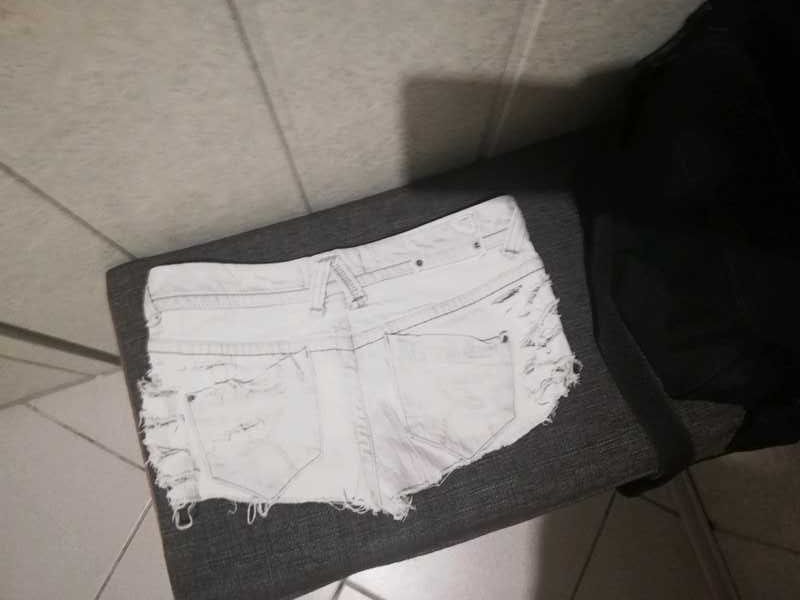 jeansowe szorty z dziurami