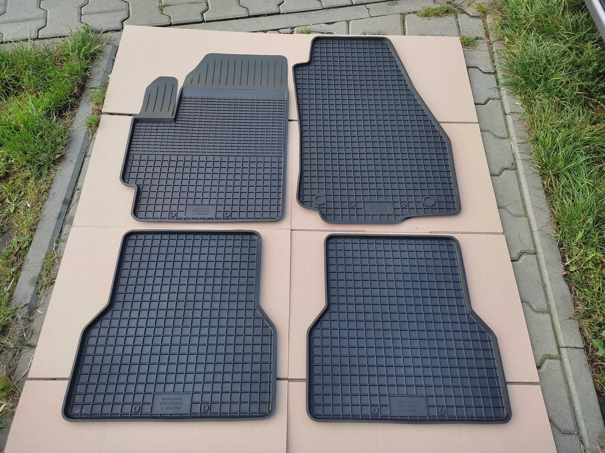 FORD FOCUS OD 2010r NOWE Dywaniki gumowe dopasowane korytka korytko