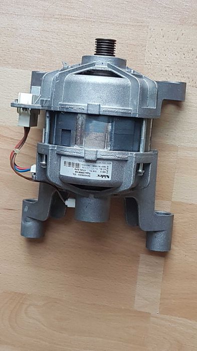 Silnik od pralki Hotpoint Ariston AQS73F