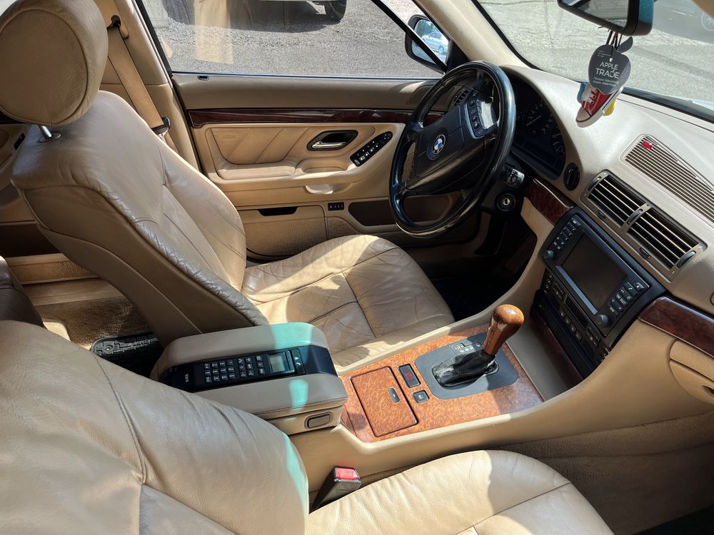 BMW E38 2000р 3.0 дизель