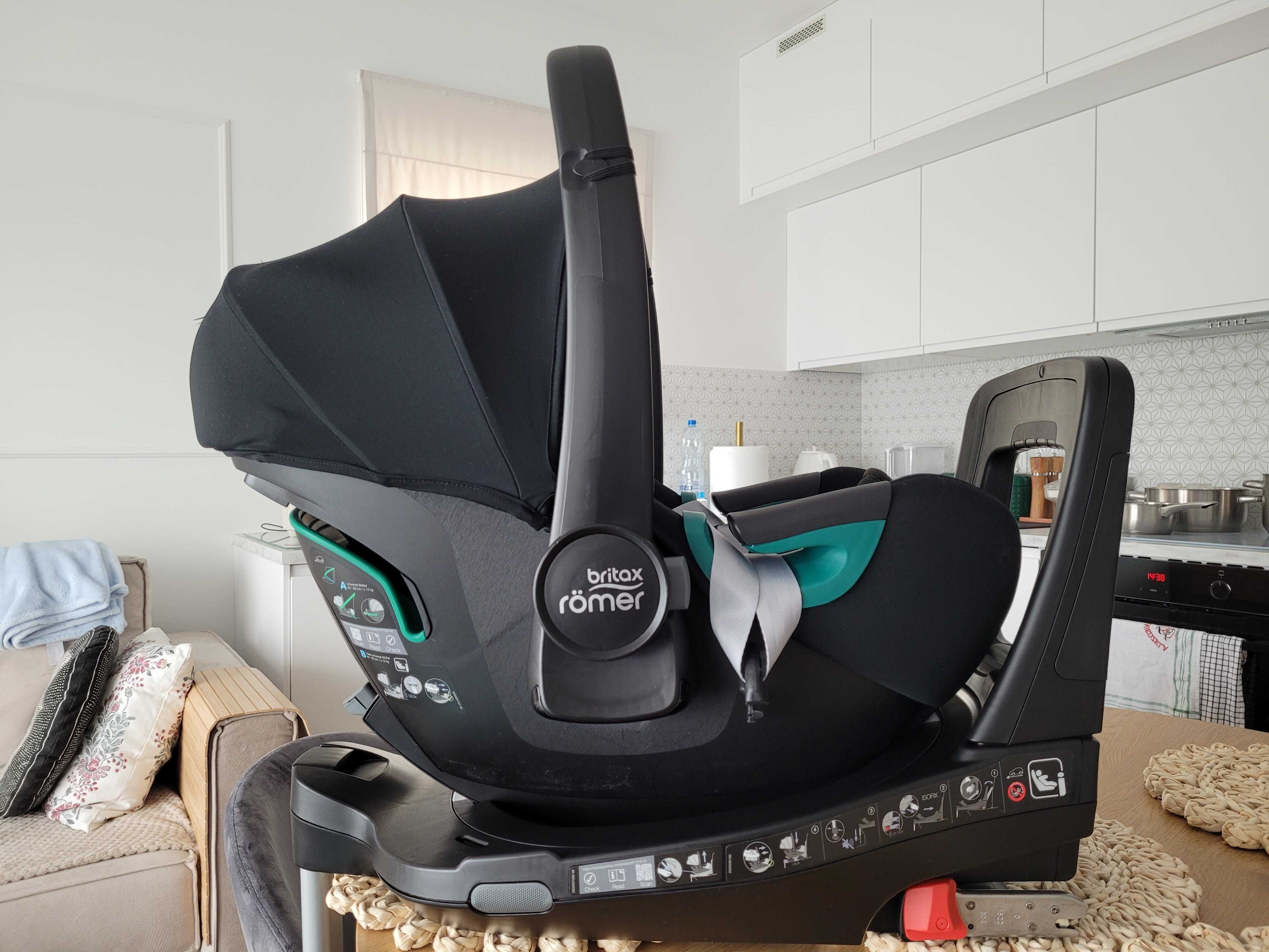 Fotelik Britax BABY SAFE 3 i-Size + baza isofix flex