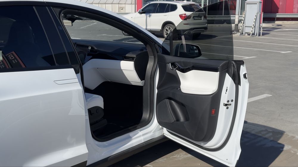 Tesla Model X! 100Kw Long Range Dual Motor!