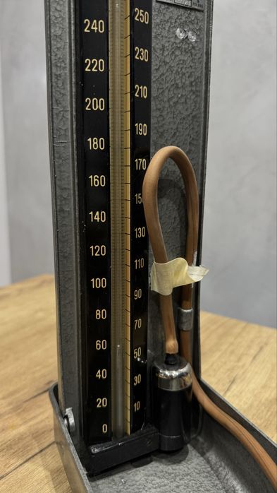 Ciśnieniomierz prl 1970 r. Bytom