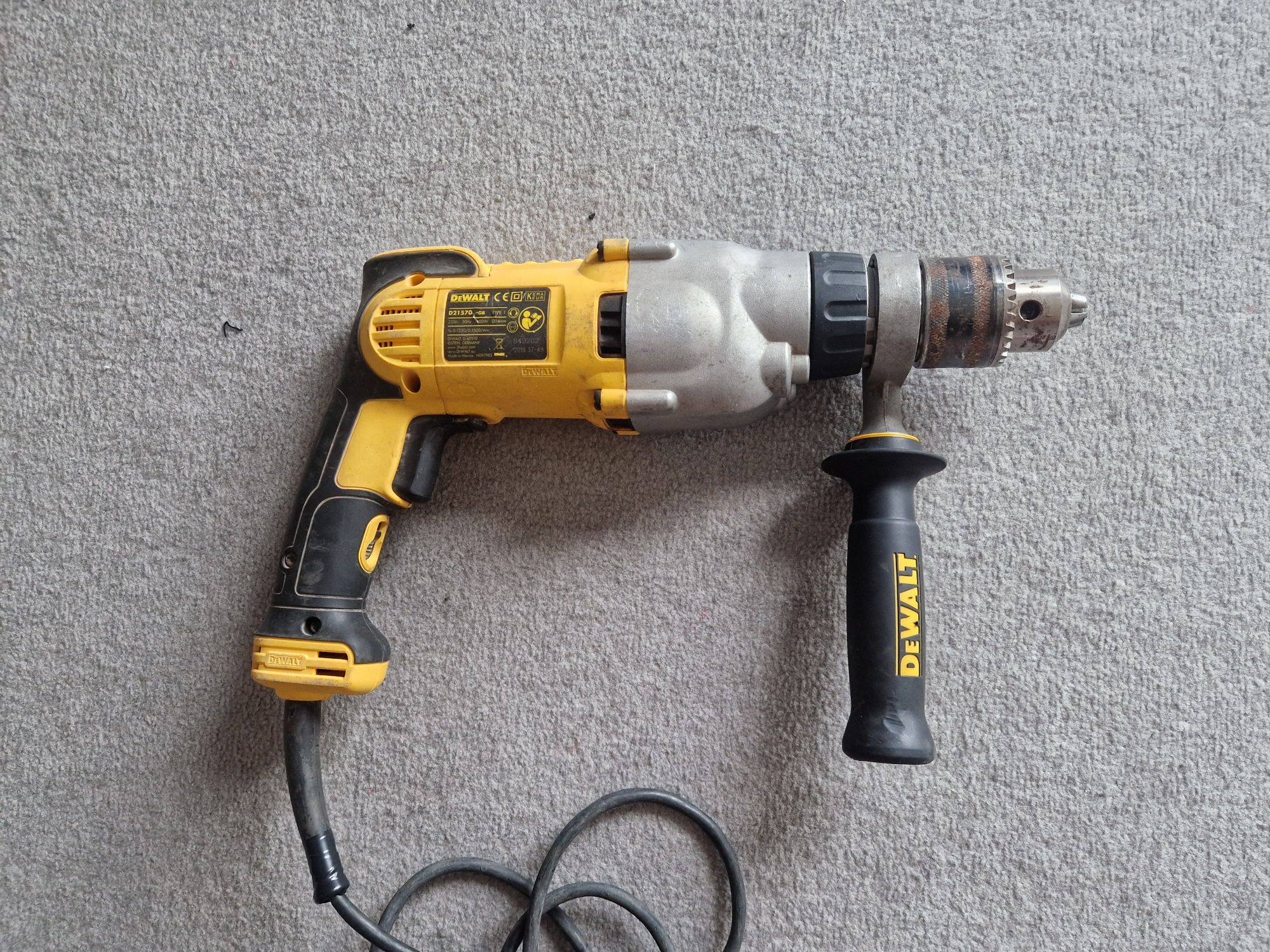Dewalt D21570K Wiertarka Udarowa 2 Biegi 1300W  do otwornic