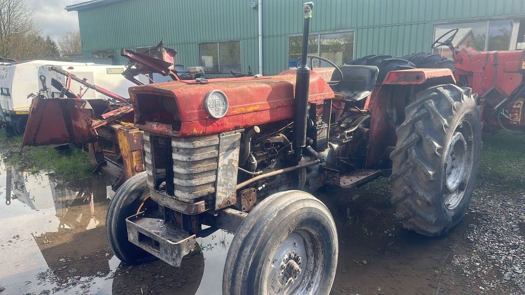 Massey Ferguson 590