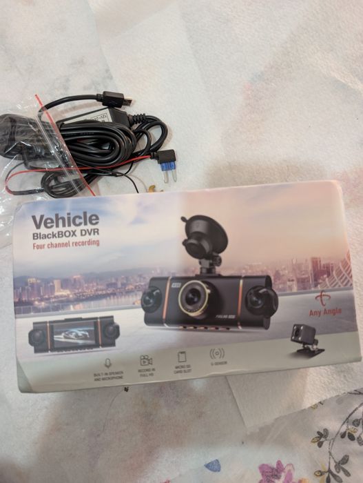 Dash Cam de 4 canais com gravação HD (1080p) campo de visão de 360 °