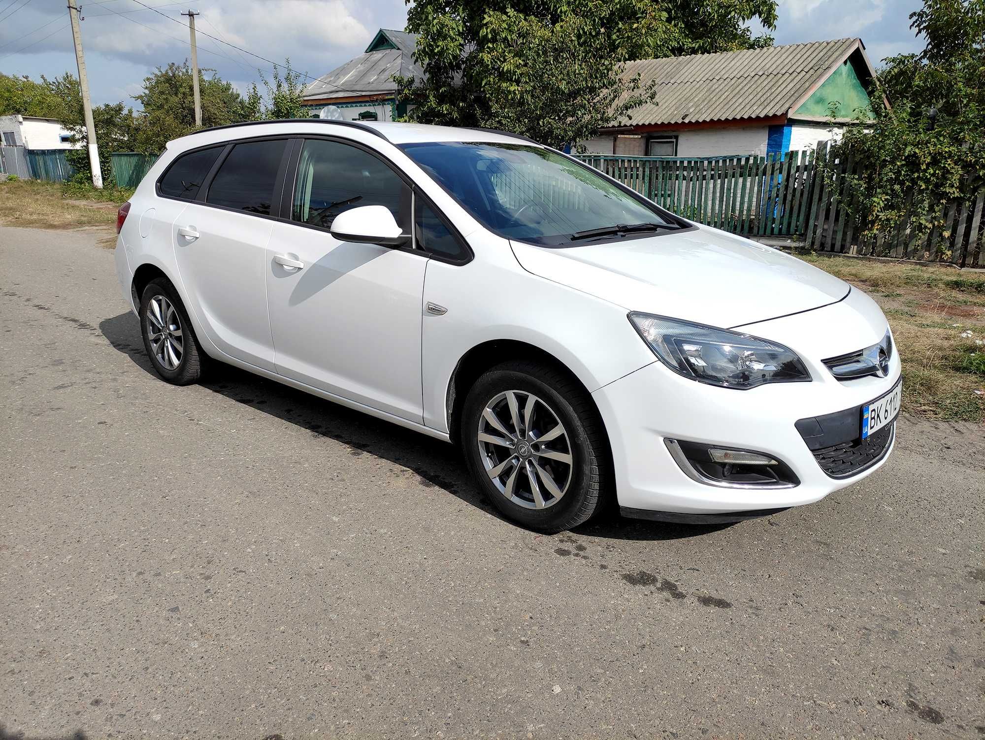 Opel Astra 1.3 Dci 2013 г.в. (Отличное состояние)