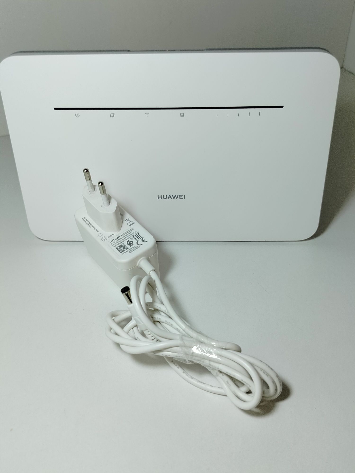 HUAWEI Router LTE 4G na kartę SIM WIFI 5GHZ CAT 7. Przesył 300 MB/S
