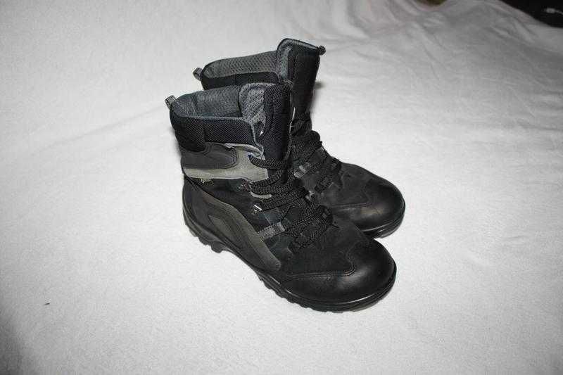 Чоботи фірми ecco 37 розміру за устілкою 23,5 см.