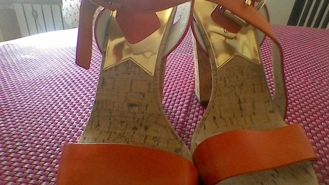 Босоножки Michael Kors,38 размер,кожаные,на каблуке