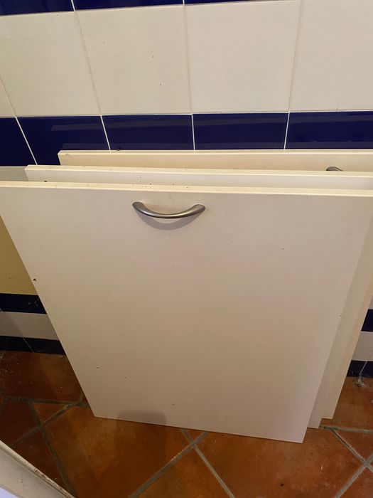 Máquina de lavar embutir com portas em MDF