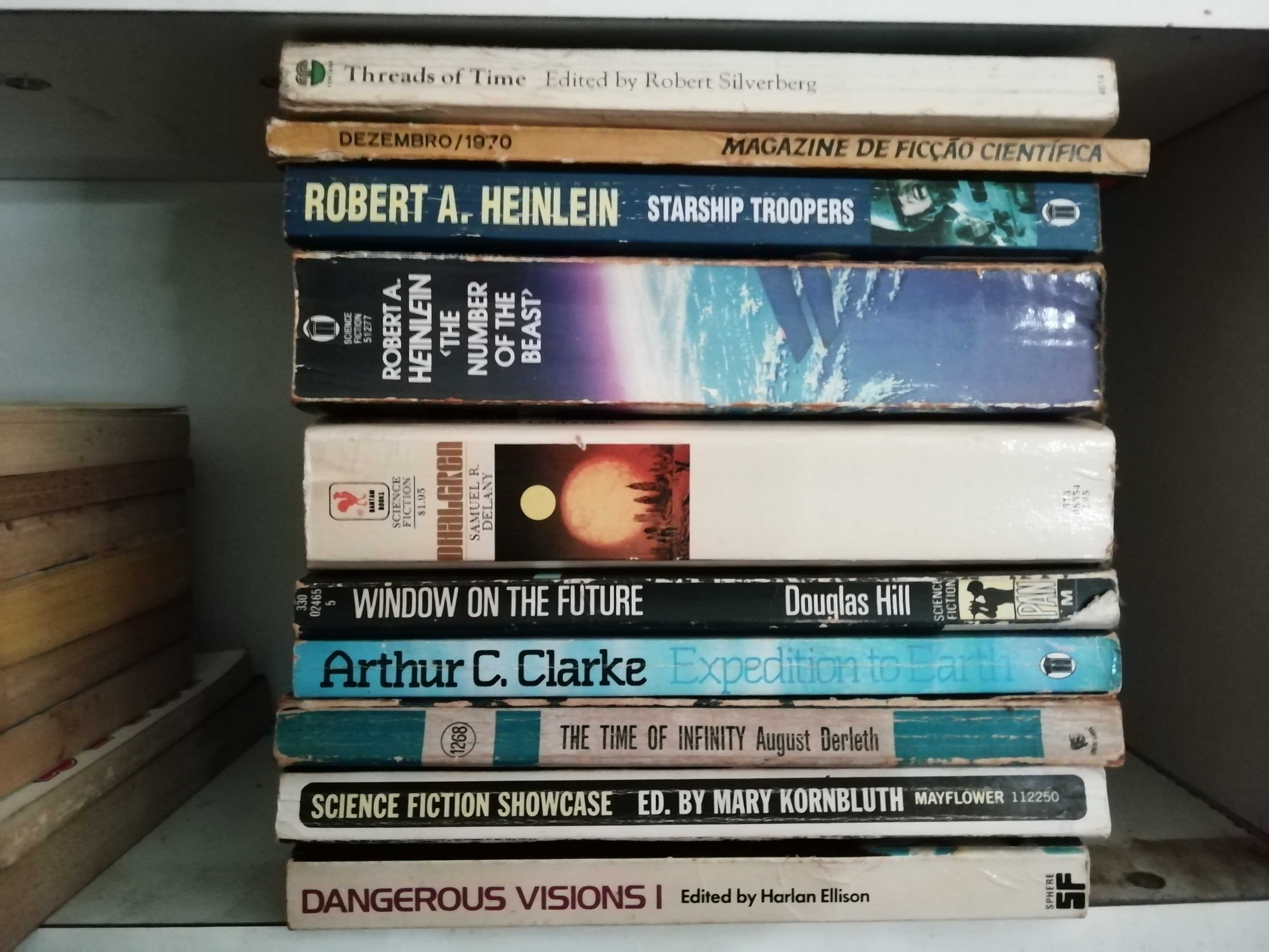 Science fiction - 10 books in english - Livros Ficção científica