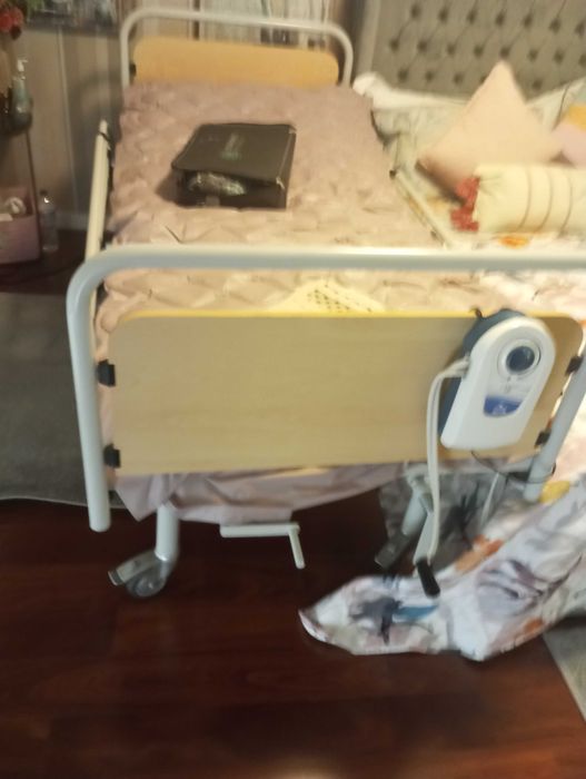 Cama articulada com 2 colchões