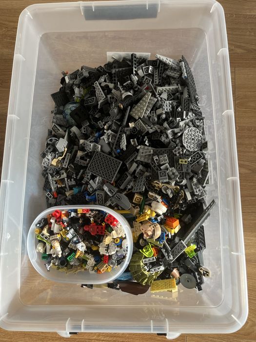 Mix kolckow lego z figurkami 11.3 kg